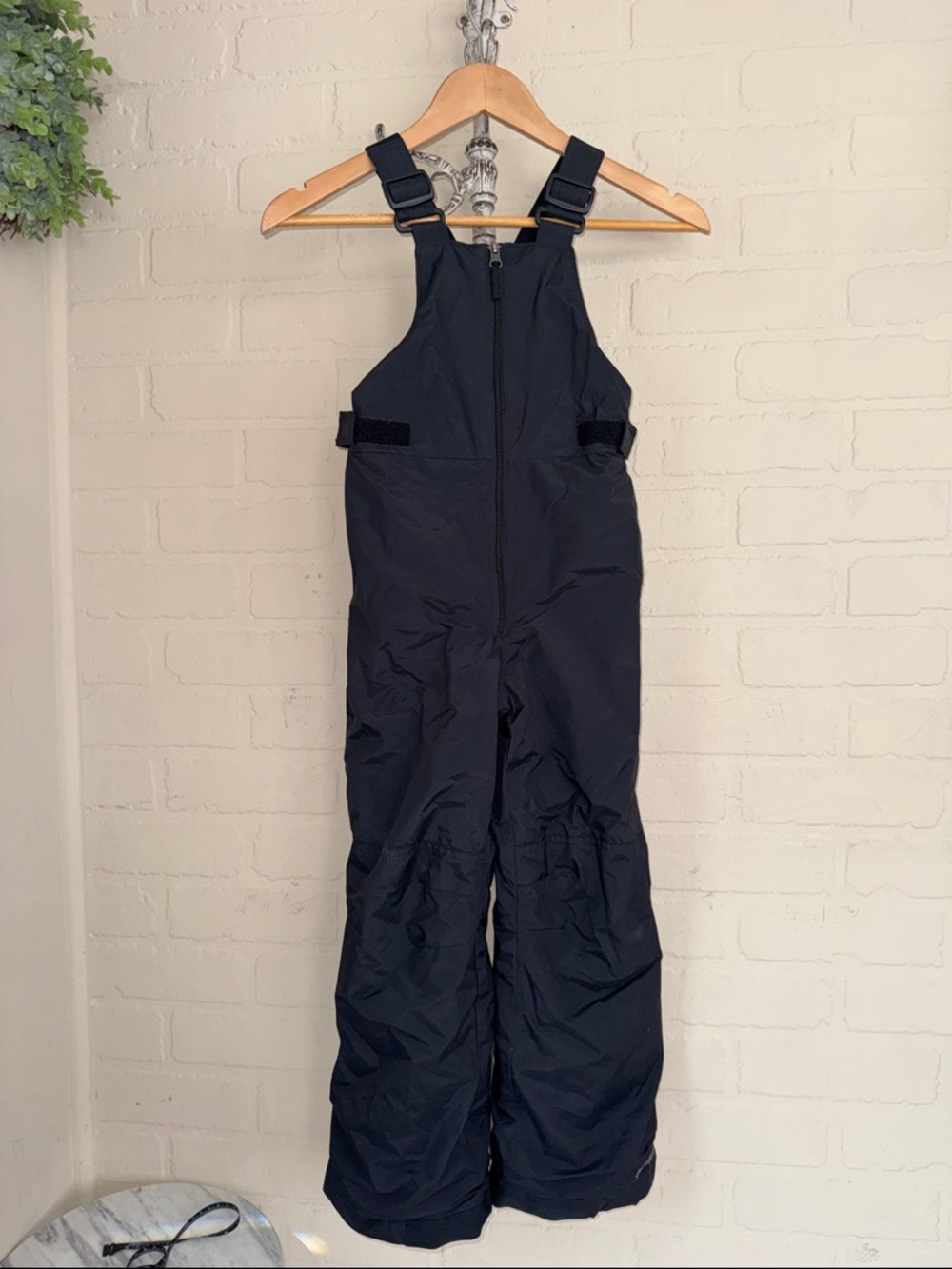 Columbia snow suit outgrown Black Insulated Snow Bib Overalls small unisex